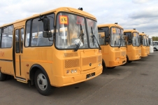 В Архангельске 5 районных школ получили новые автобусы ПАЗ в 2016 году